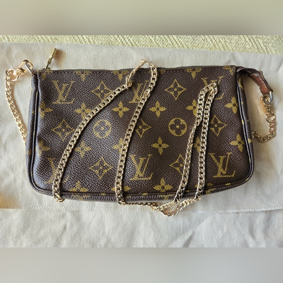 Louis Vuitton Pochette Accessories Monogram Canvas - Old Model - Picture 14 of 15
